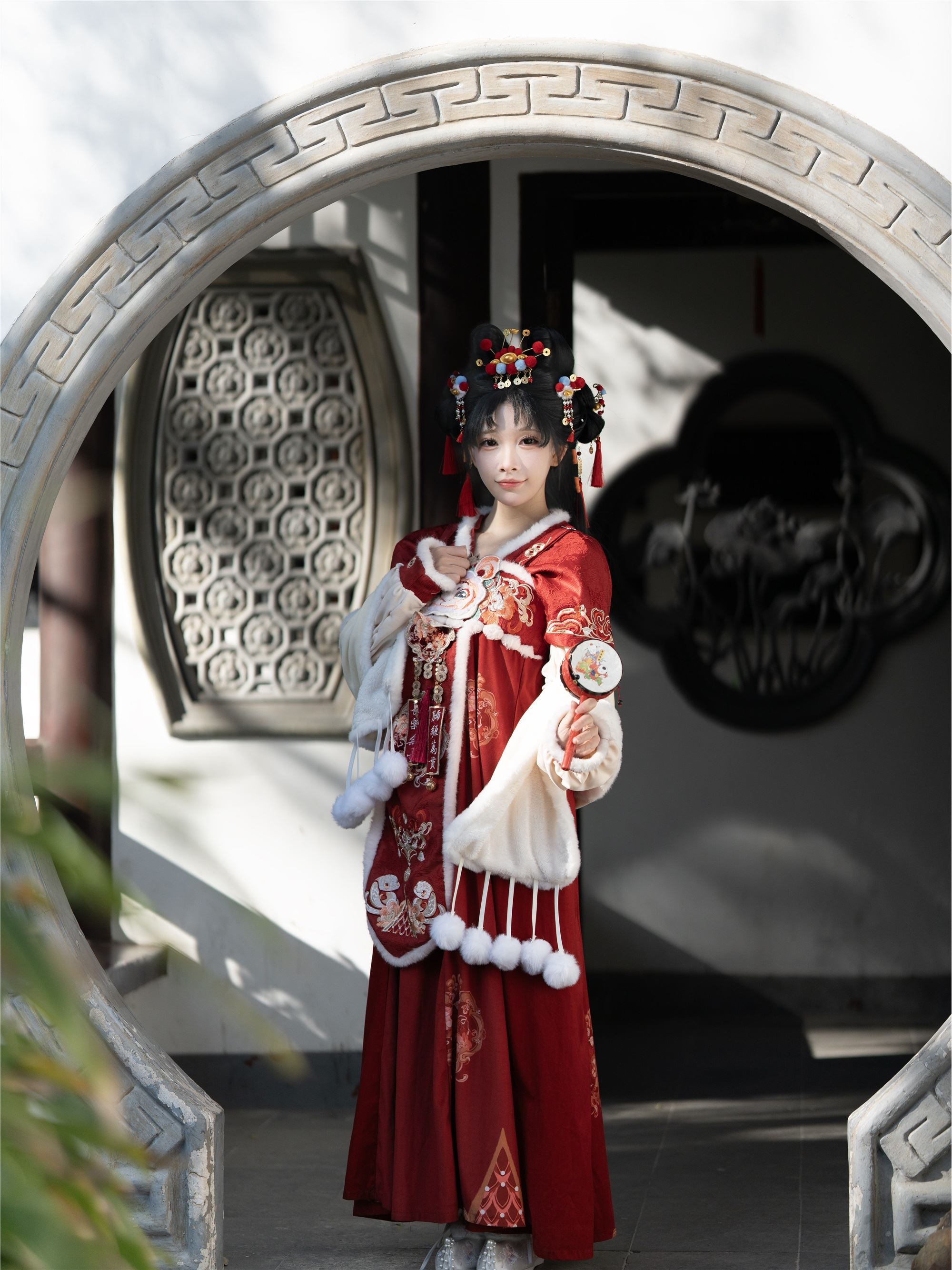 YITUYU艺图语 2025.01.31 红红火火迎新年 一只小羊